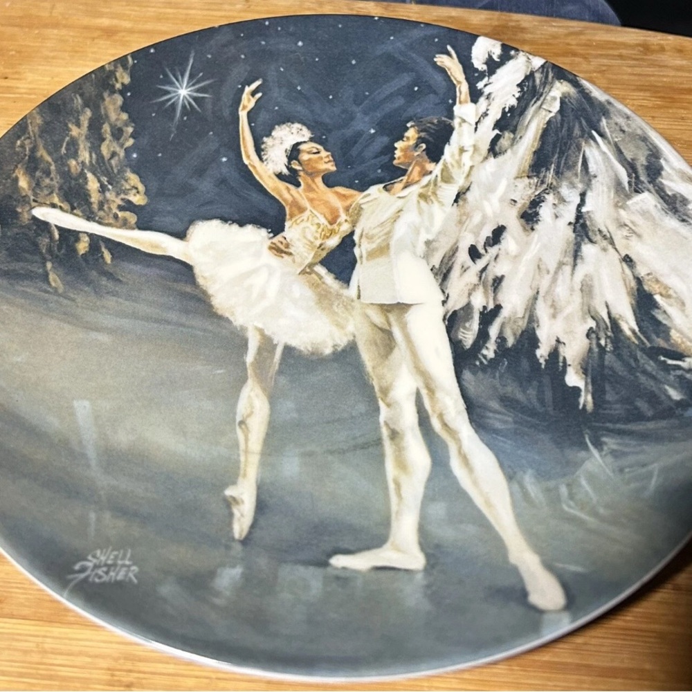 The Snow king and queen Plate by Shell Fisher 1979 8.5”